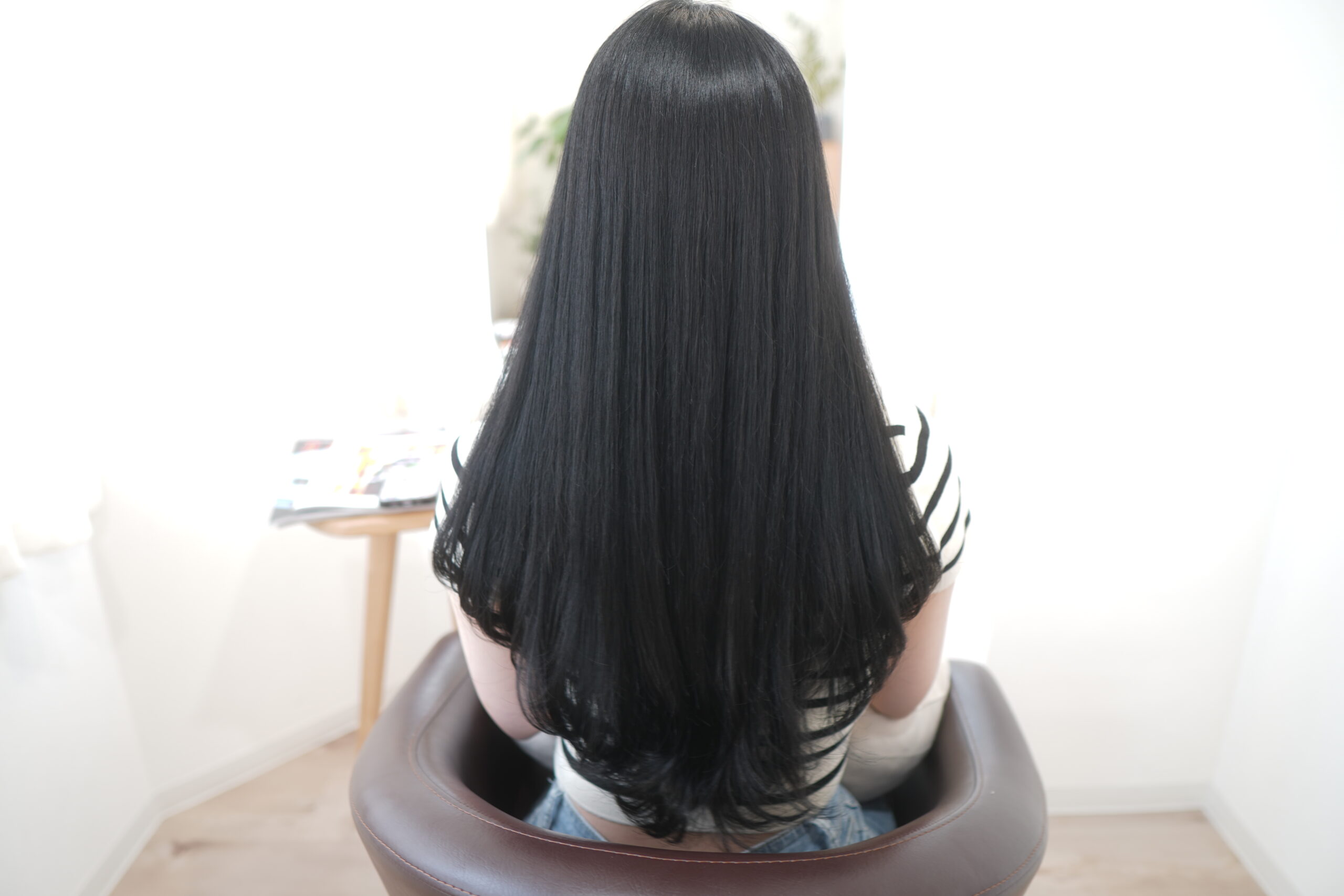神戸　三宮　美容室　美容院　お肌に優しい　髪に優しい　頭皮に優しい　低刺激カラー　イノアカラー　オイルカラー　白髪染め　痒くならない白髪染め　綺麗に染まる白髪染め　色持ちがいいカラー　ダメージしにくいカラー　50代おすすめ美容室　50代向け美容室　60代おすすめ美容室　60代向け美容室　黒染めじゃない　